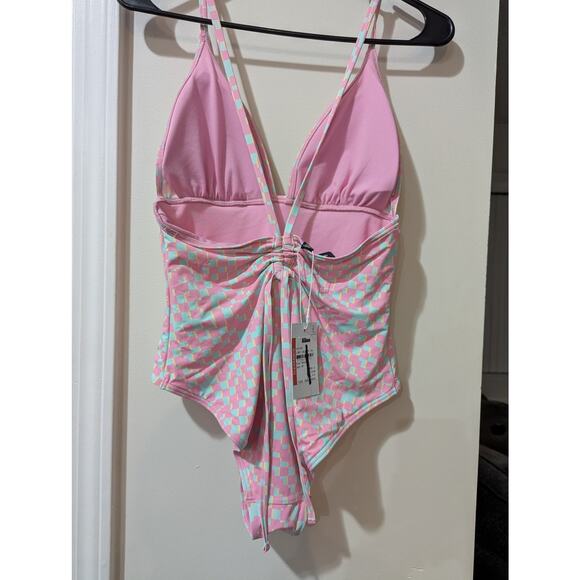 VERO MODA NWT One-Piece Swimsuit | Limpet Shell AOP Tira, Size M, NWT - Picture 4 of 8